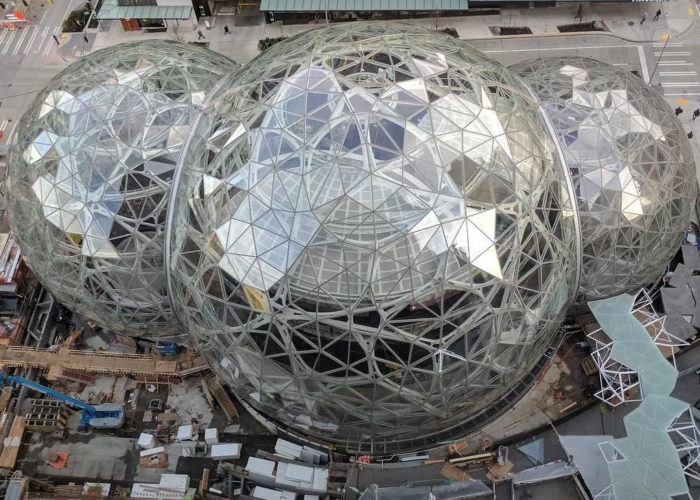 The Spheres, Amazon racconta l’operazione in tempo reale via social