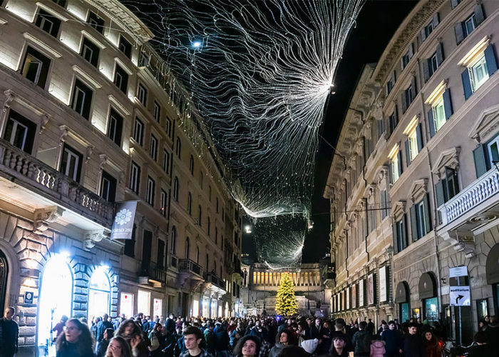 Il Natale di Roma si allestisce con luminarie a led e fibra ottica