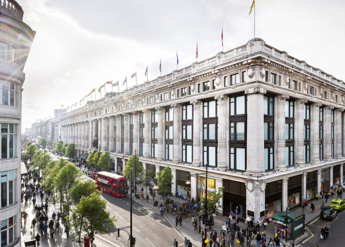 Link tra store fisici e digitali: arriva Instagram-Selfridges