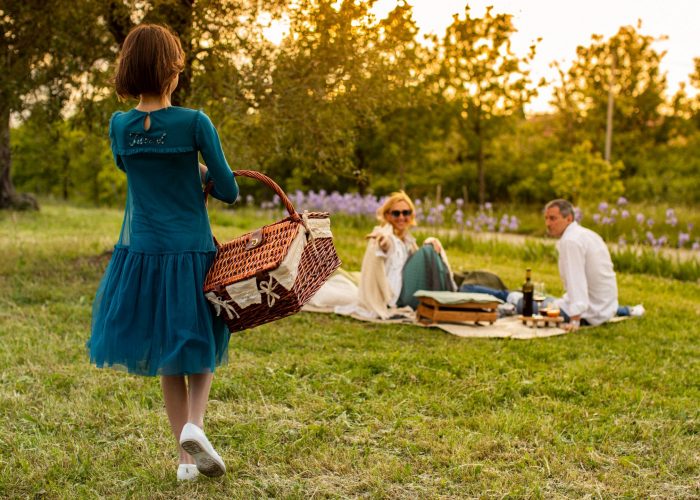 Il picnic chic nella campagna bolognese con un menu legato alle stagioni