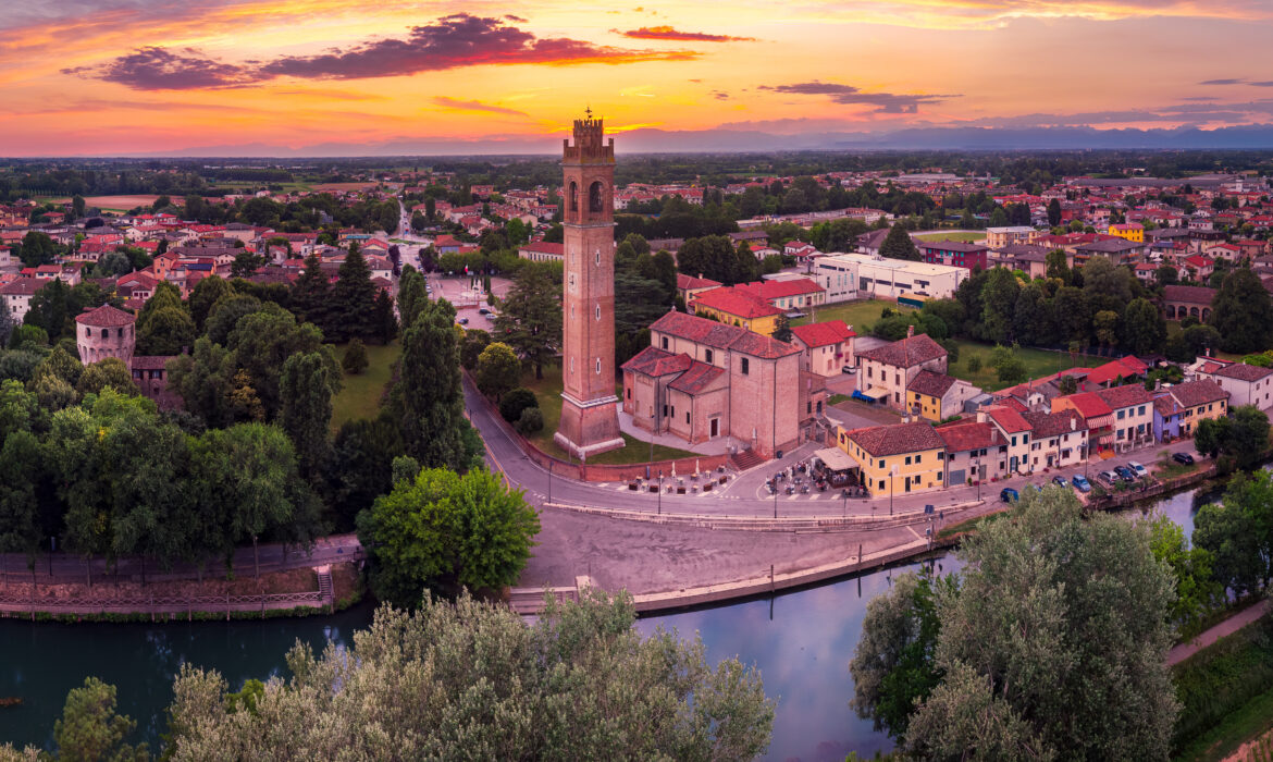 Aerial view of the Casale sul Sile church ©Adobe Stock